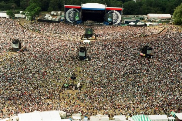 Oasis Knebworth 1996 (2021)